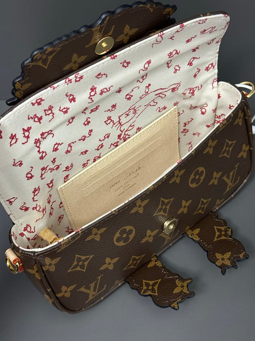 Dragons Bags ln Luxury Bag --96919