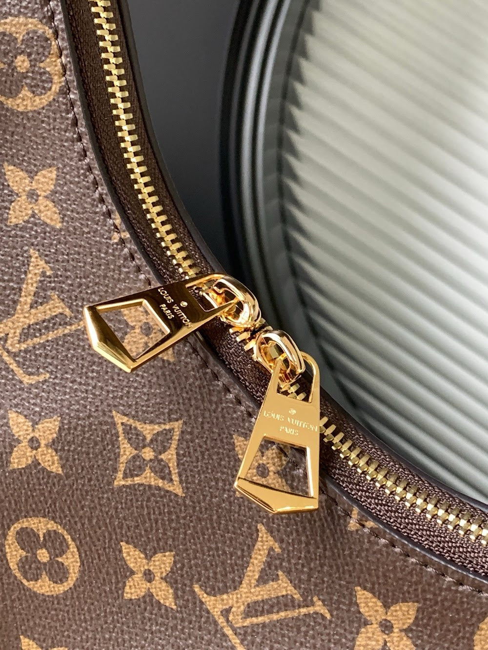 Dragons Bags ln Luxury Bag --81791