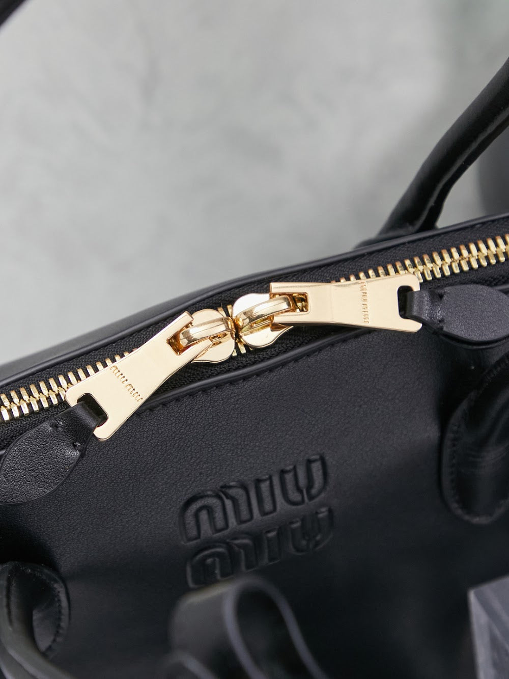 Dragons Bags Miun Miun Luxury Bag --123106