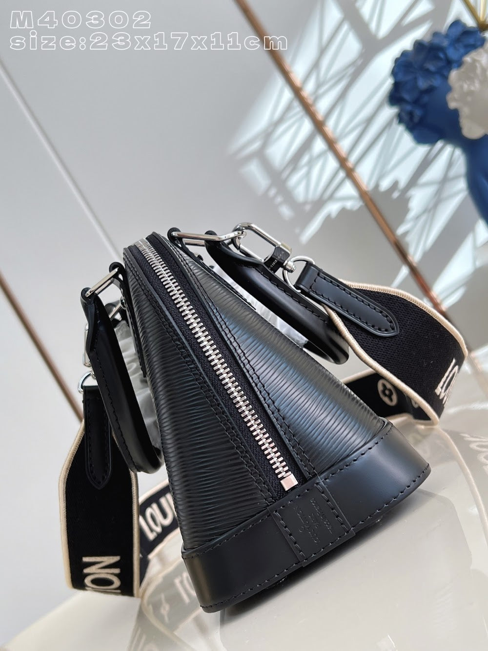 Dragons Bags ln Luxury Bag --95810