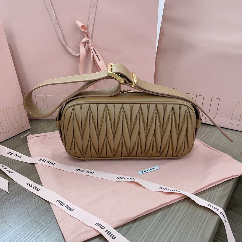 Dragons Bags Miun Miun Luxury Bag --123262