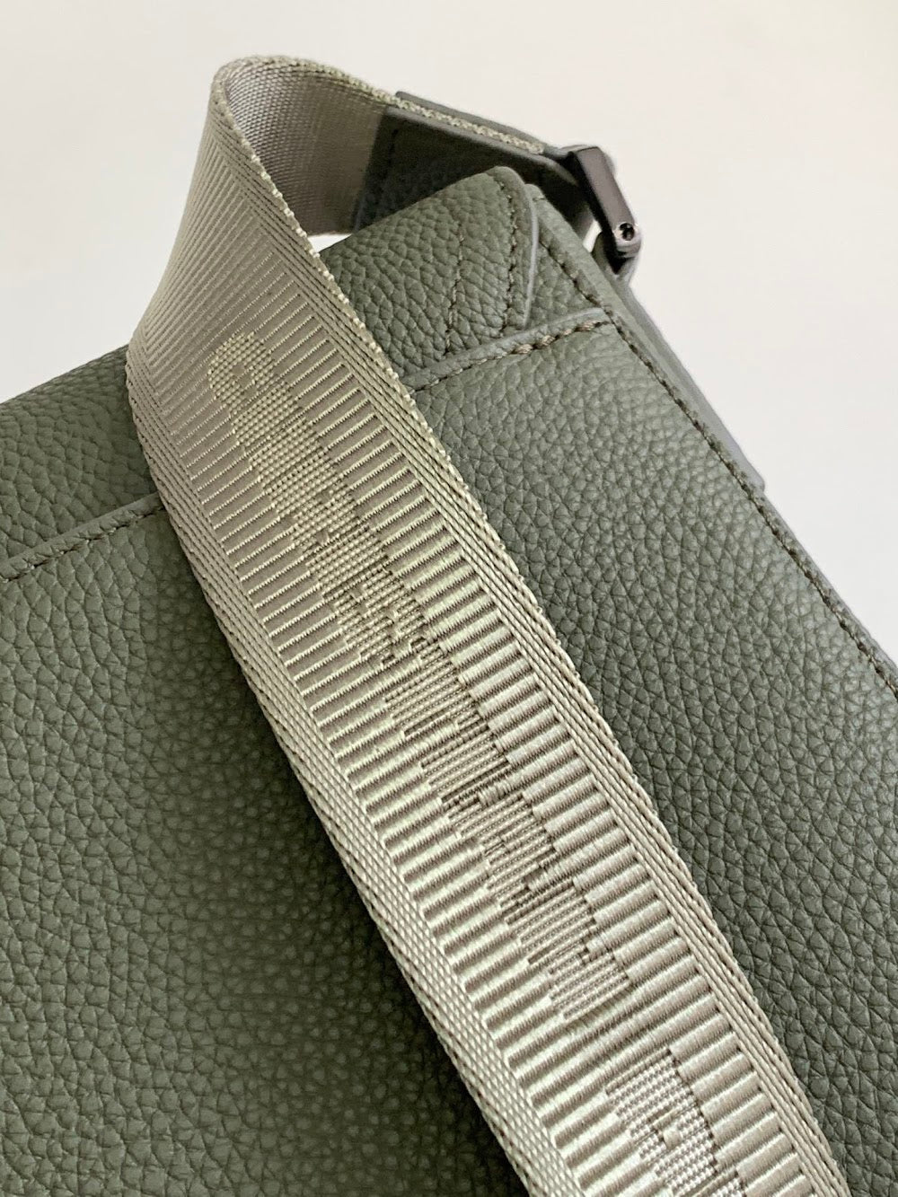 Dragons BagsDiorn Luxury Bag --116008