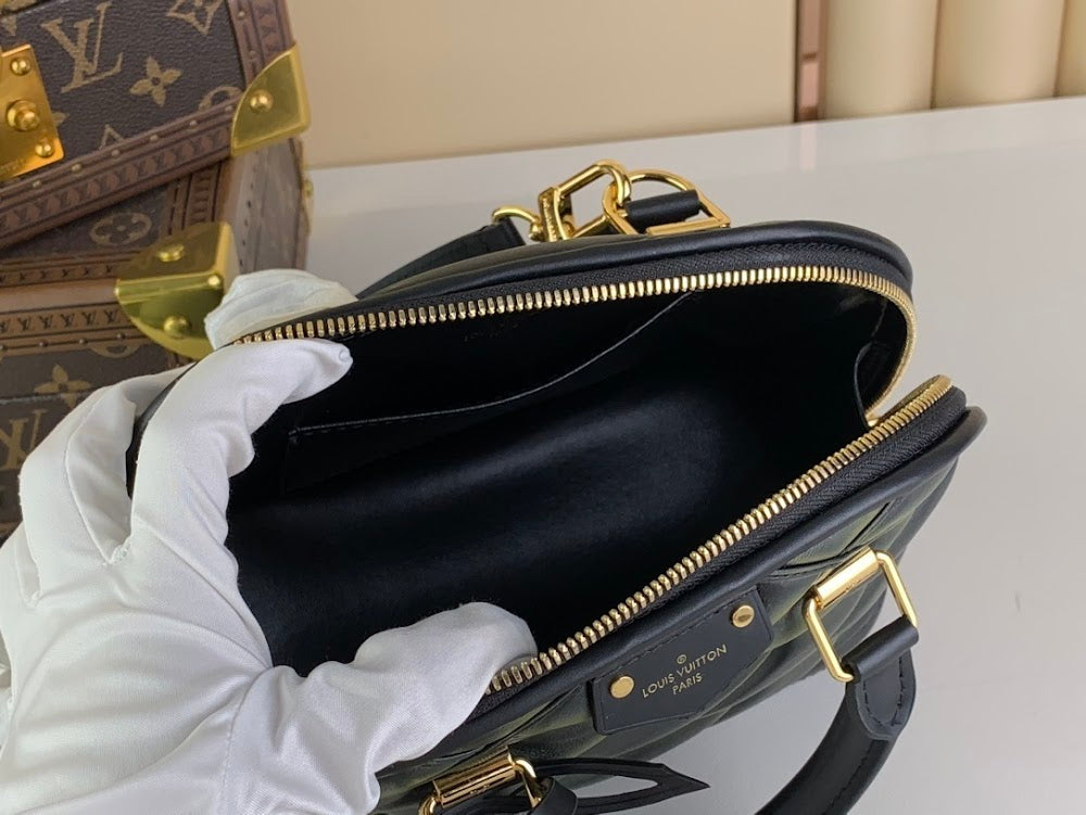 Dragons Bags ln Luxury Bag --68668
