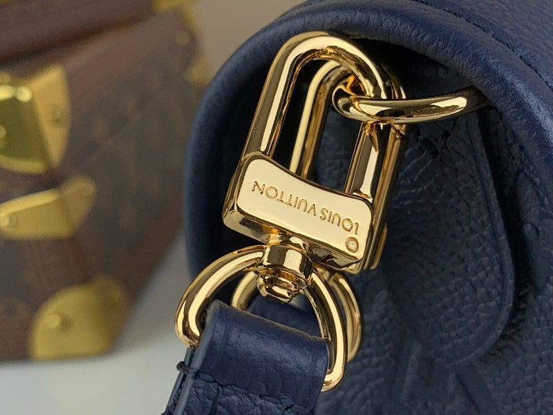 Dragons Bags ln Luxury Bag --68822