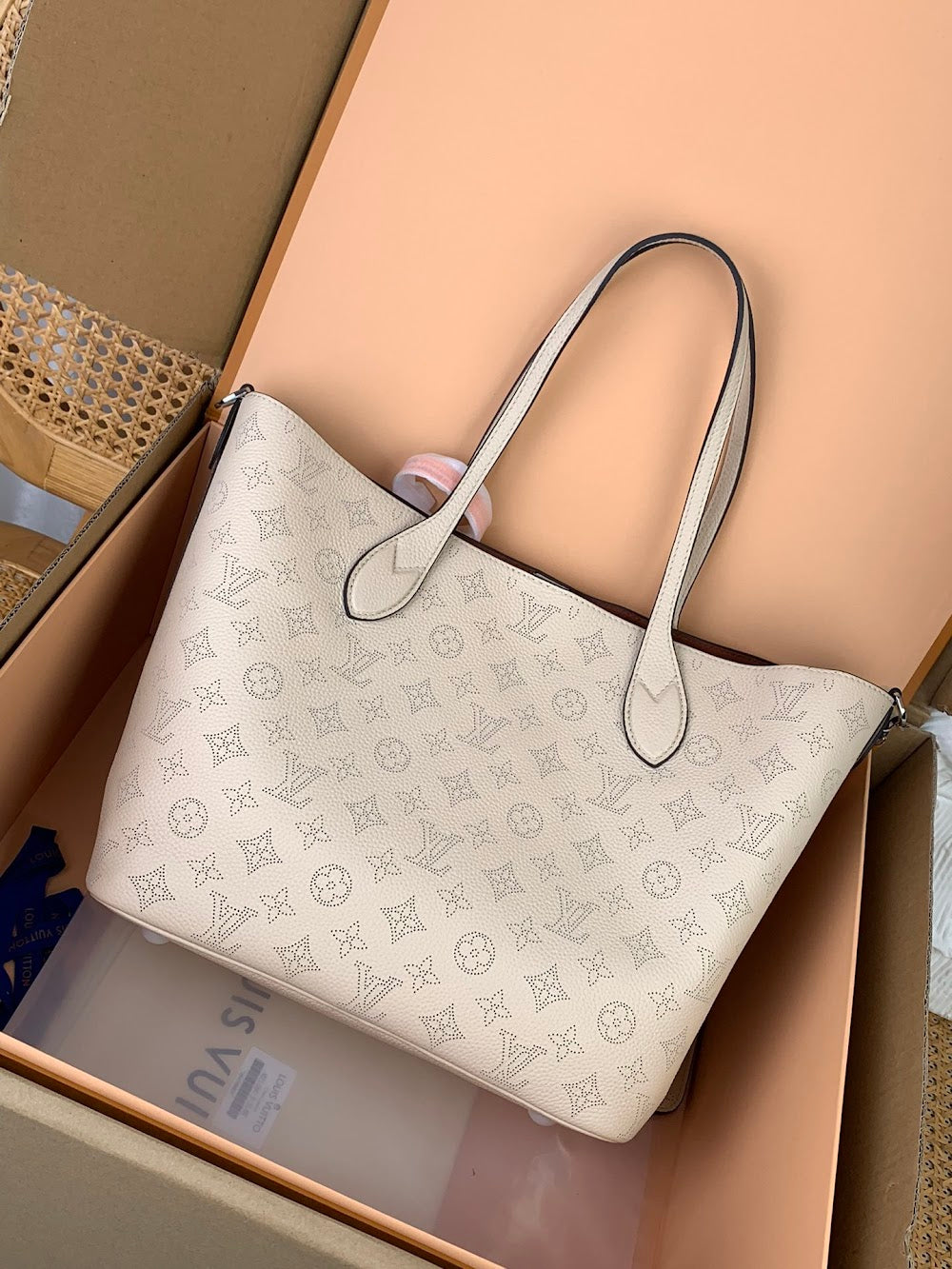 Dragons Bags ln Luxury Bag --68276