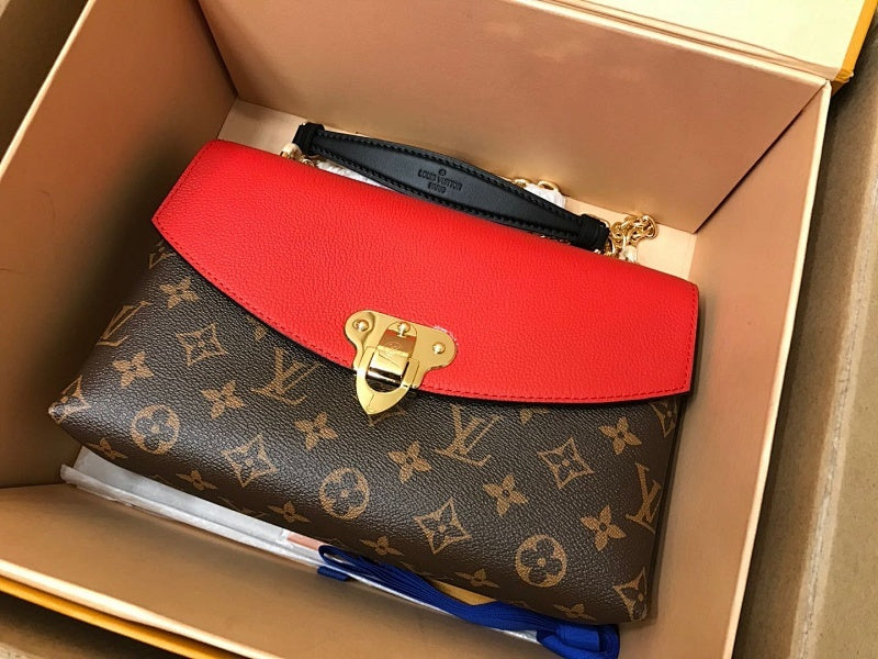 Dragons Bags ln Luxury Bag --60613