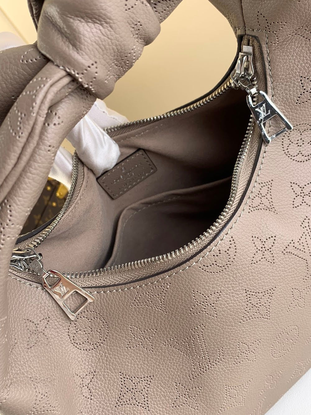 Dragons Bags ln Luxury Bag --61139