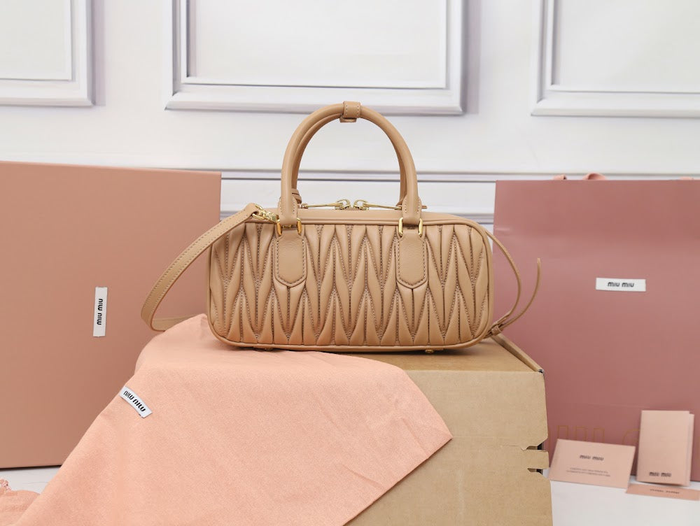 Dragons Bags Miun Miun Luxury Bag --123061