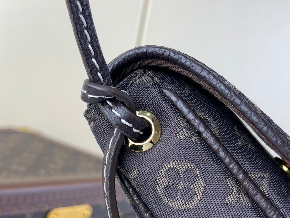 Dragons Bags ln Luxury Bag --61821