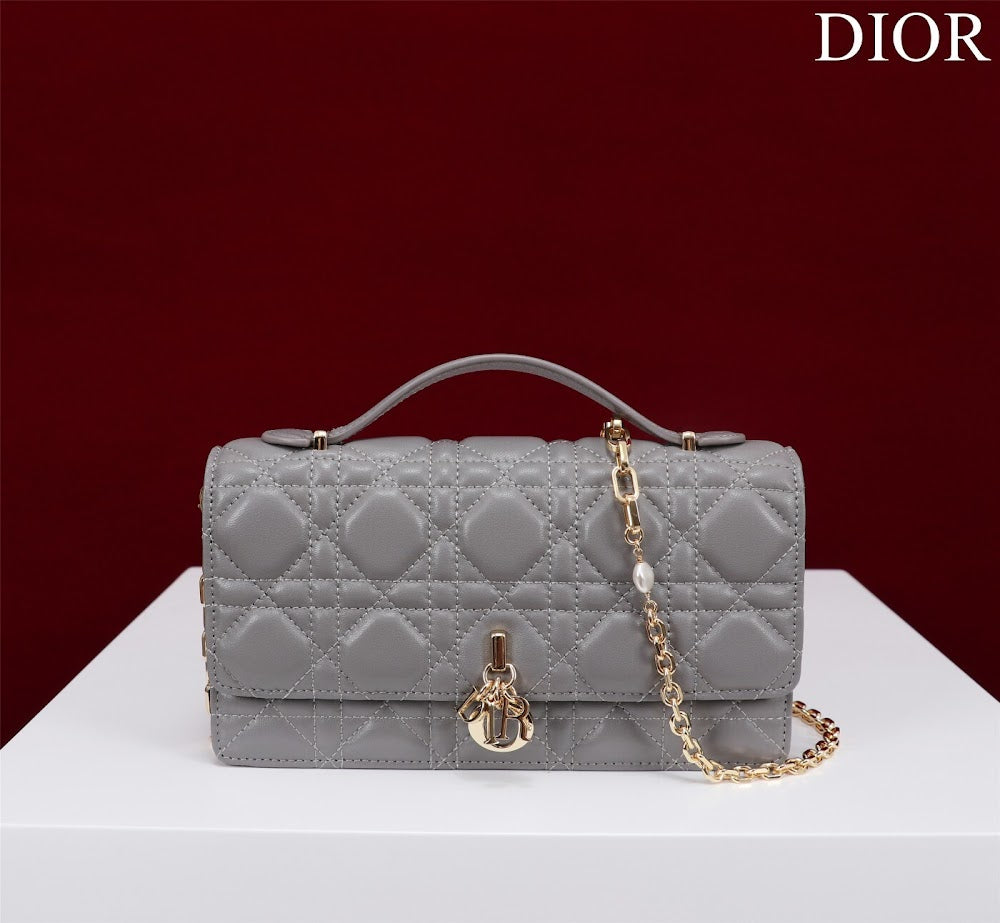Dragons BagsDiorn Luxury Bag --116232