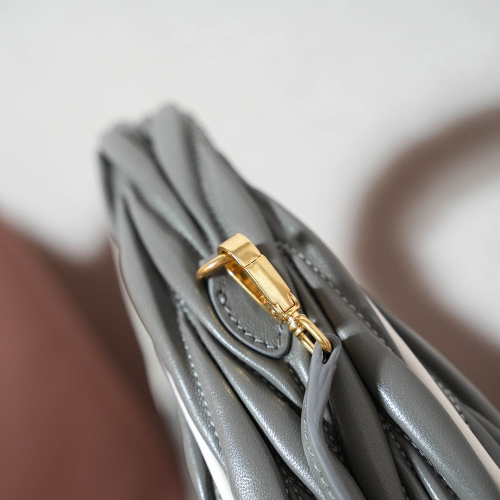Dragons Bags Miun Miun Luxury Bag --123138
