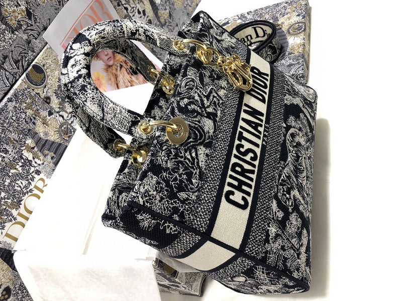 Dragons Bags Detail