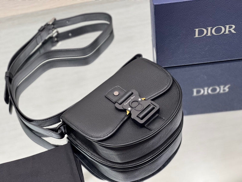 Dragons Bags Detail