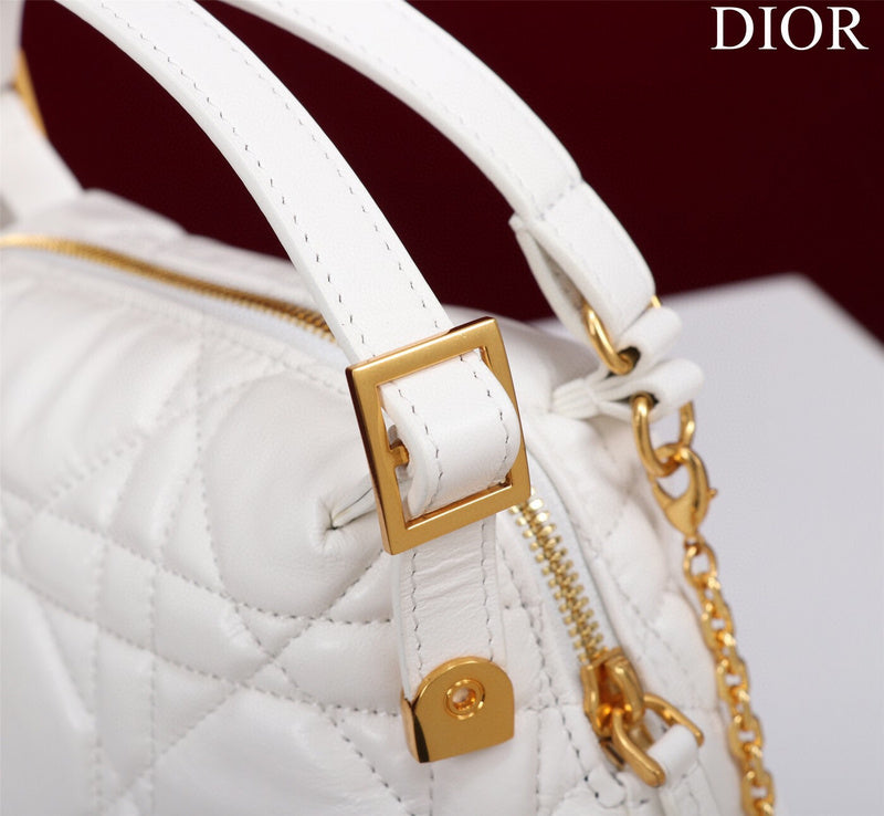 Dragons Bags Detail