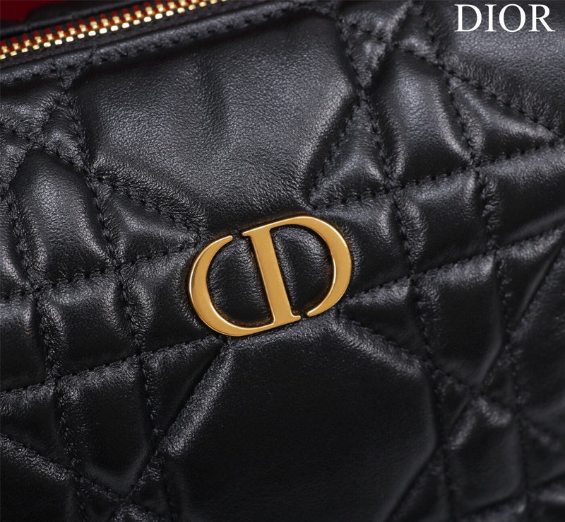 Dragons Bags Detail
