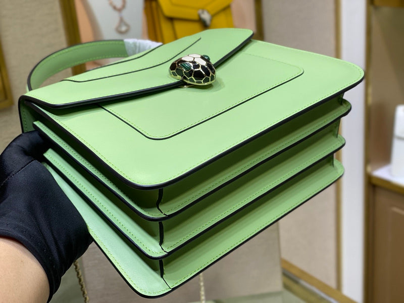 Dragons Bags Detail