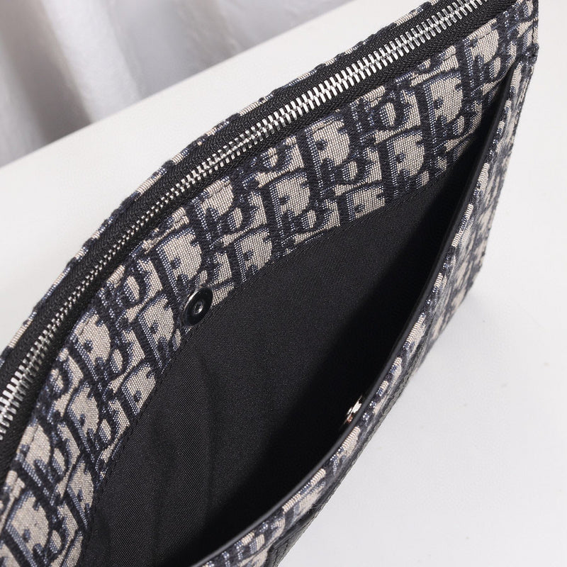 Dragons Bags Detail