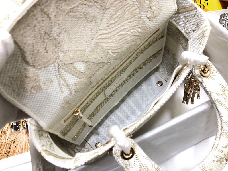 Dragons Bags Detail