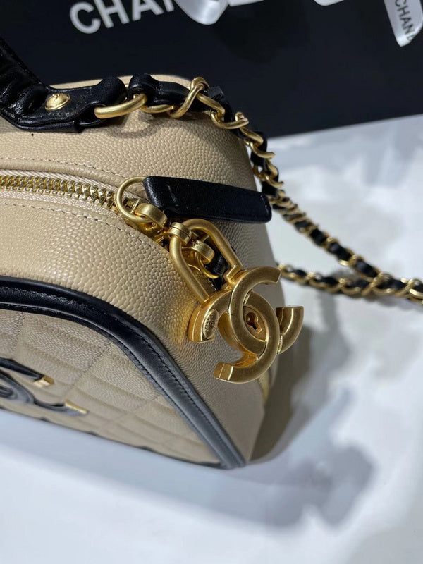 Dragons Bags Detail