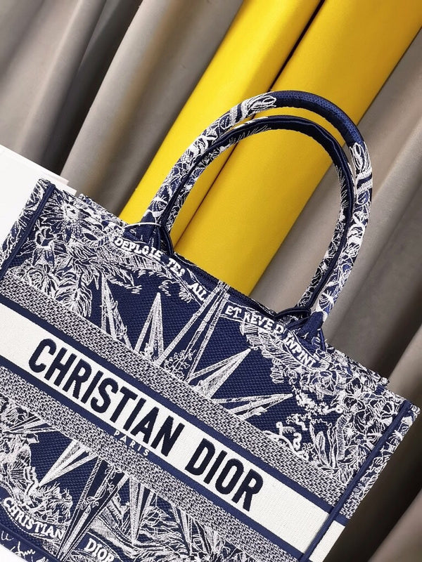 Dragons Bags Detail