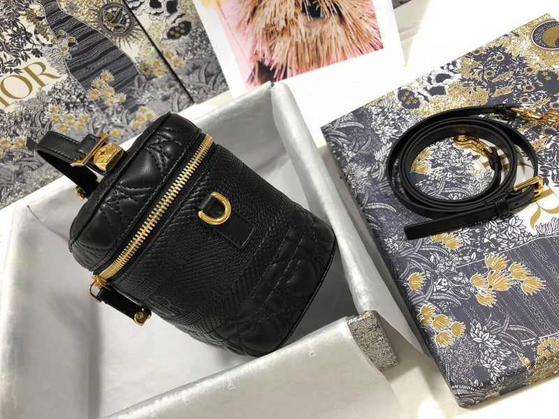 Dragons Bags Detail