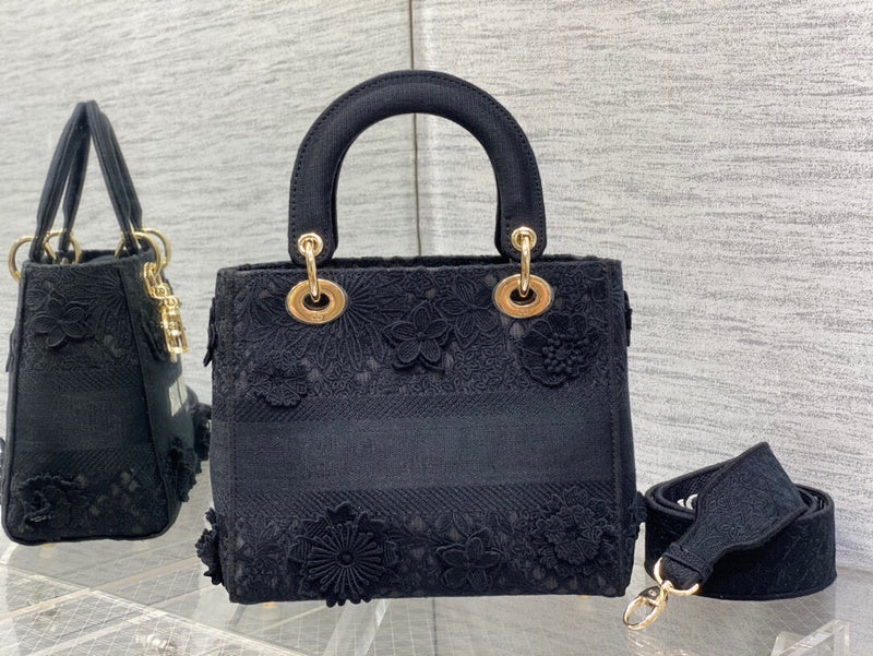 Dragons Bags Detail