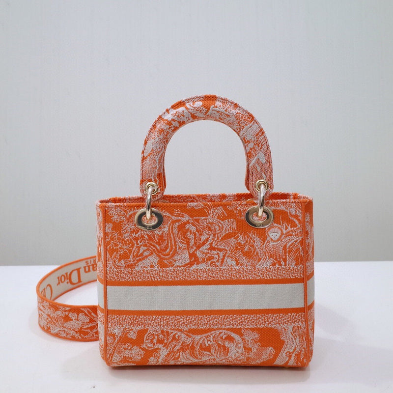 Dragons Bags Detail