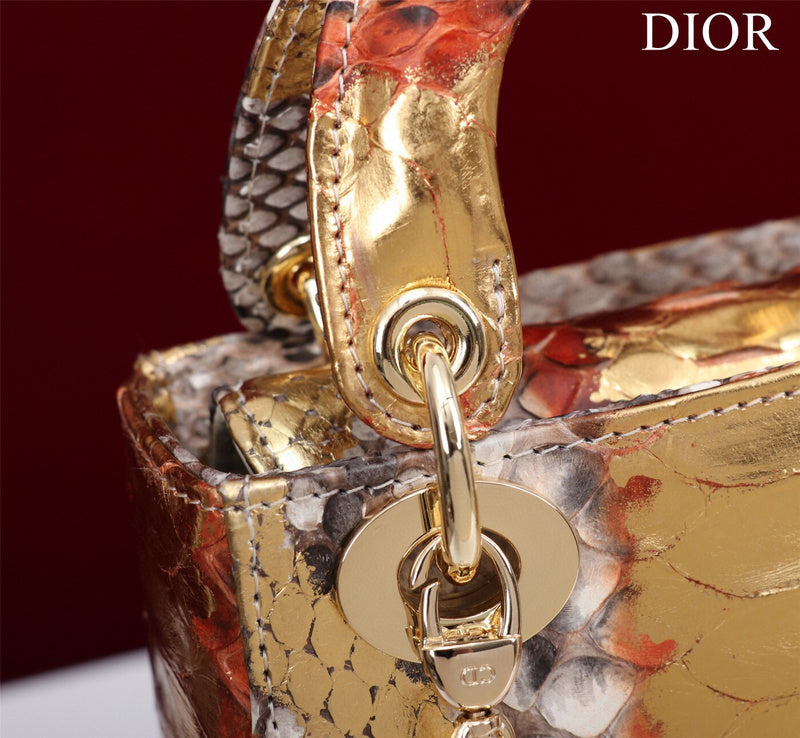 Dragons Bags Detail