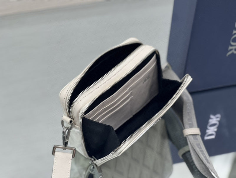 Dragons Bags Detail