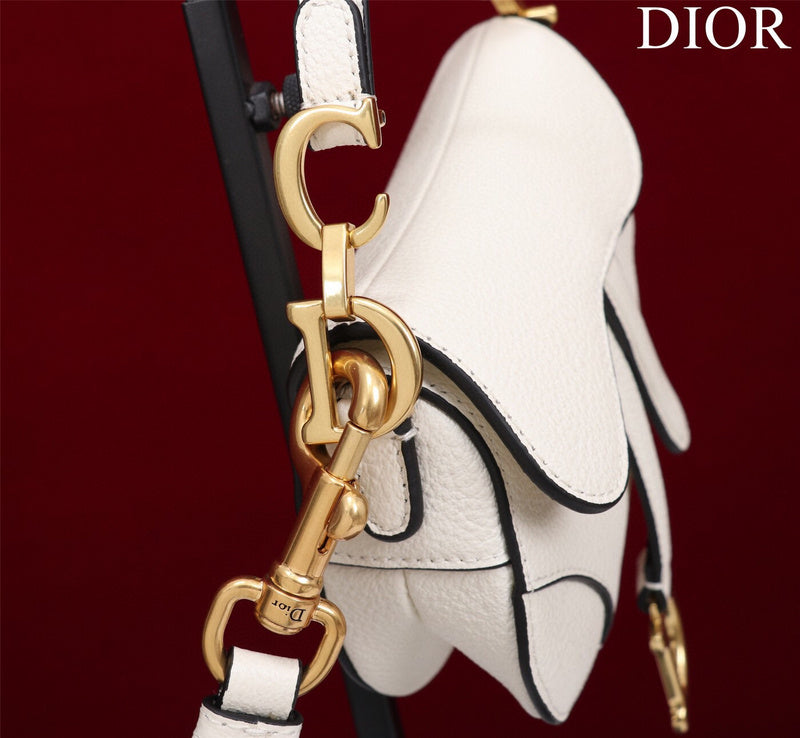 Dragons Bags Detail