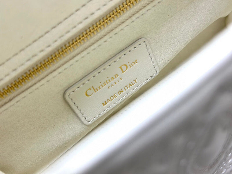 Dragons Bags Detail