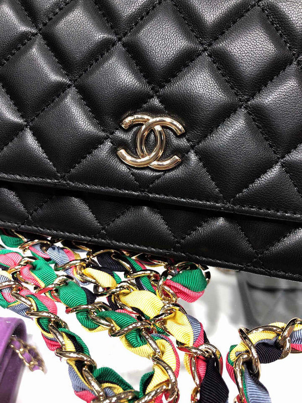 Dragons Bags Detail
