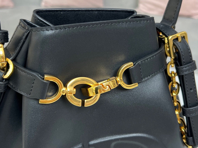Dragons Bags Detail