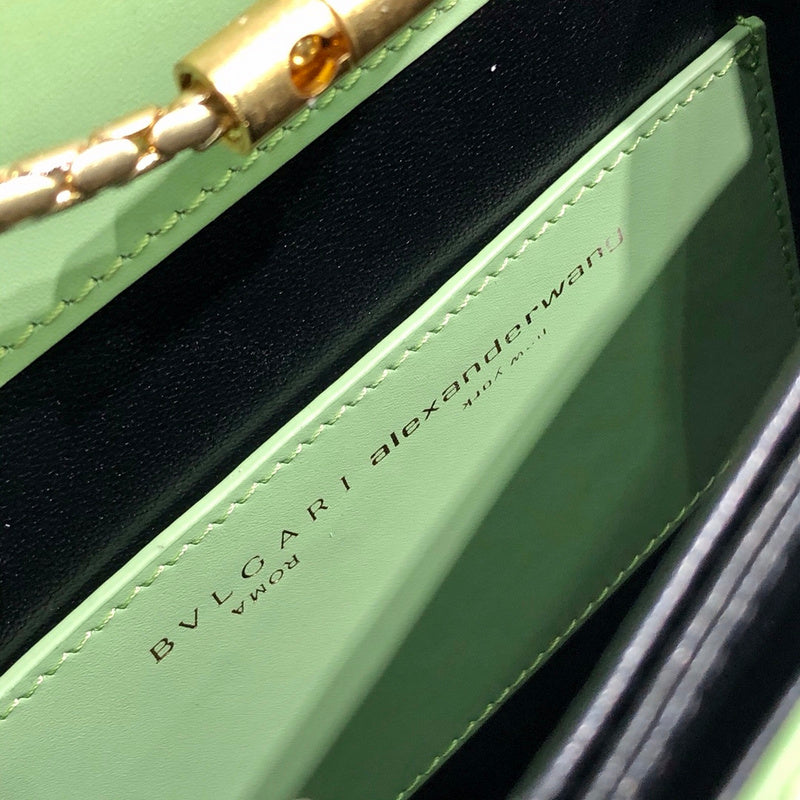 Dragons Bags Detail