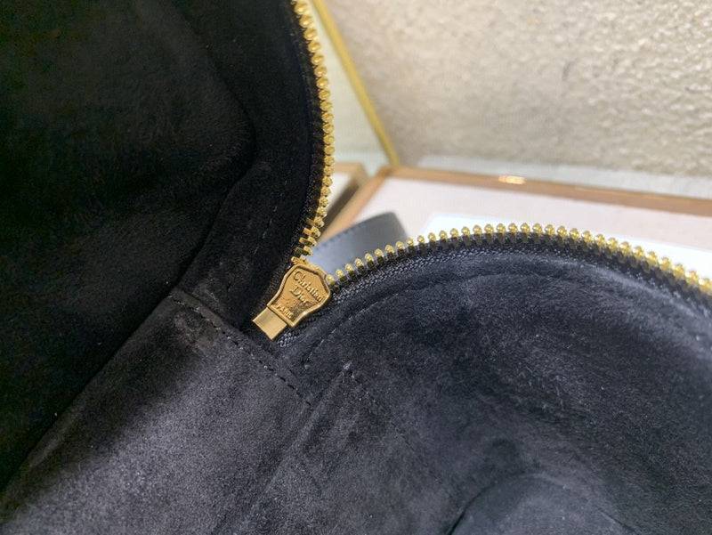 Dragons Bags Detail