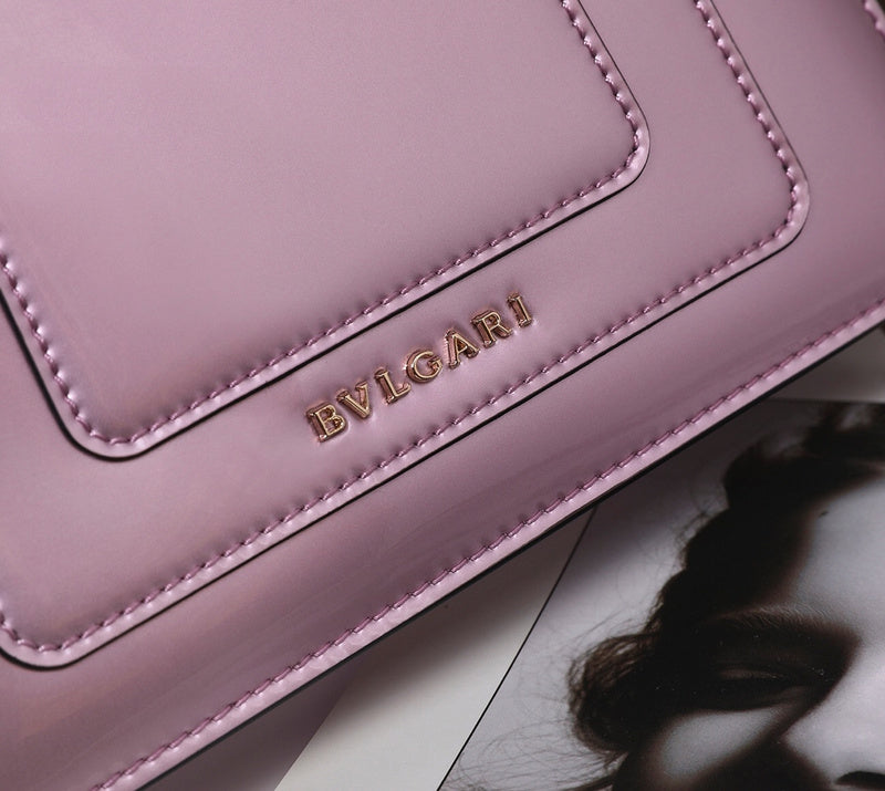 Dragons Bags Detail