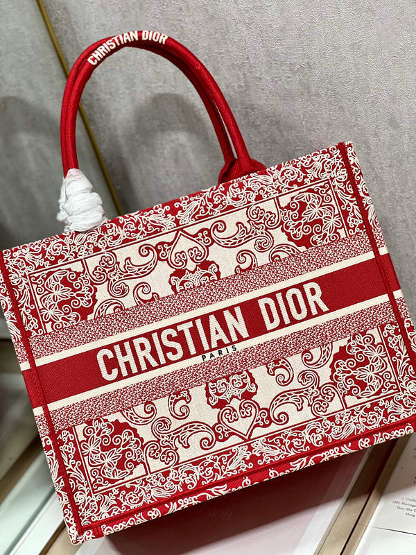 Dragons Bags Detail