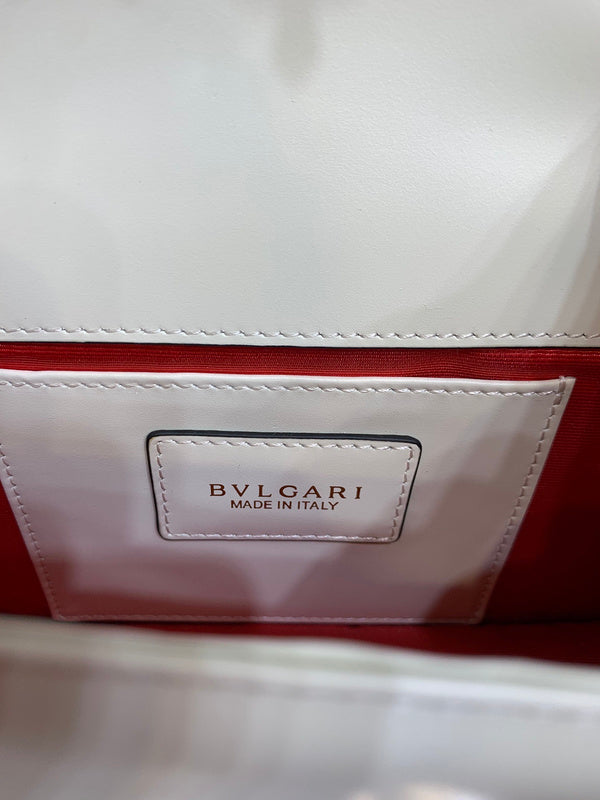 Dragons Bags Detail