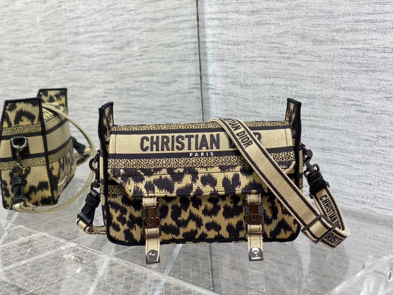 Dragons Bags Detail