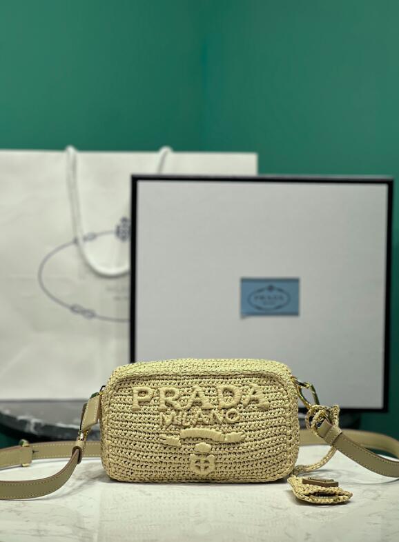 Dragons Bags Detail