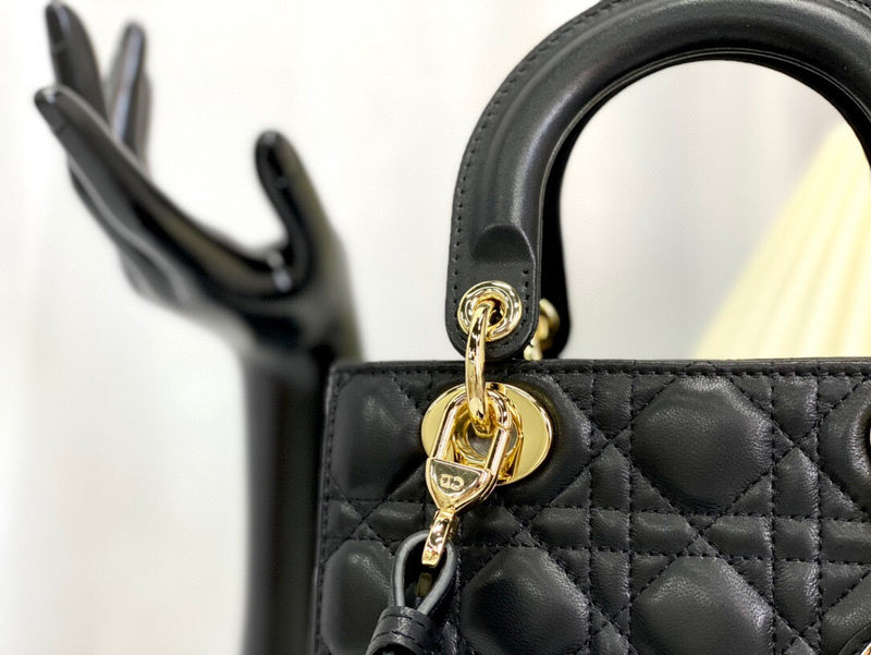 Dragons Bags Detail