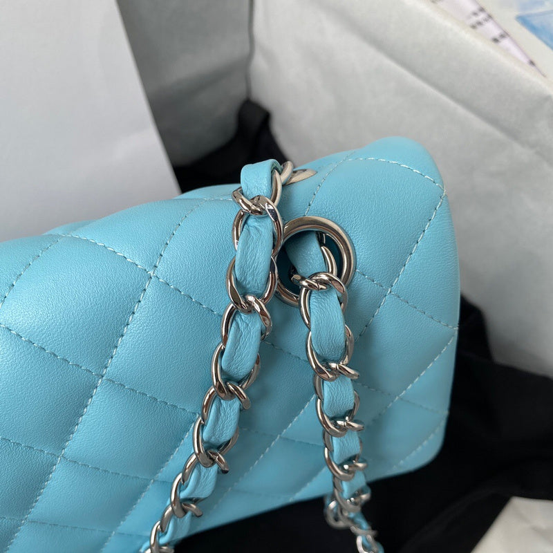 Dragons Bags Detail