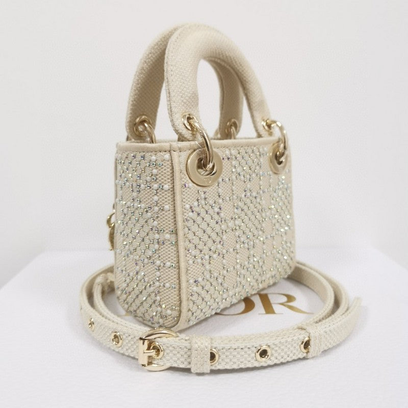 Dragons Bags Detail