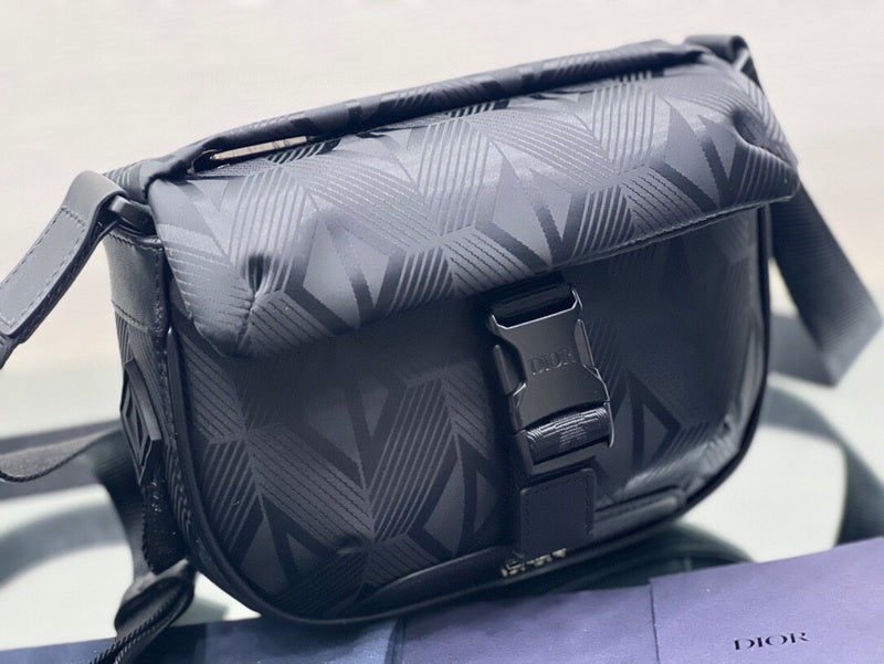 Dragons Bags Detail