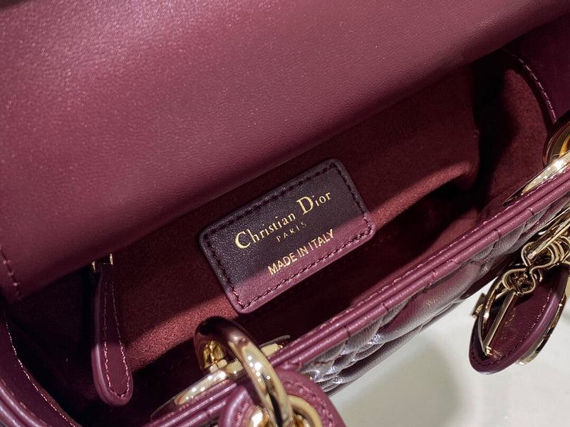 Dragons Bags Detail