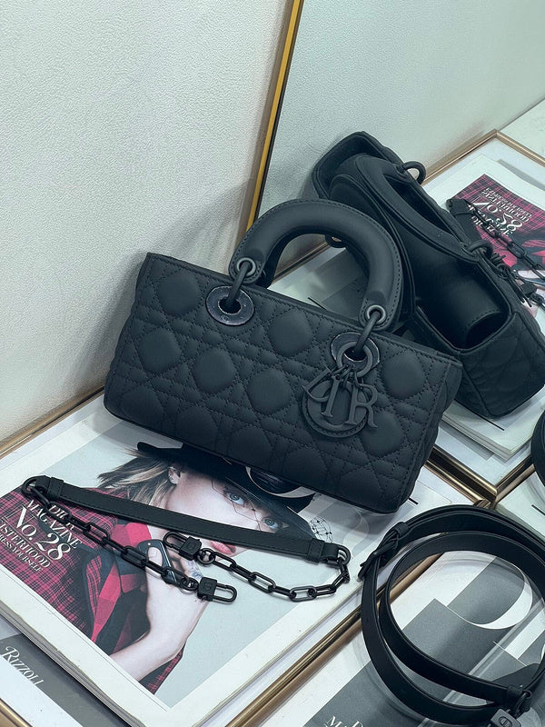 Dragons Bags Detail