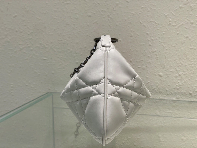 Dragons Bags Detail