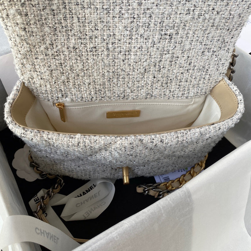 Dragons Bags Detail