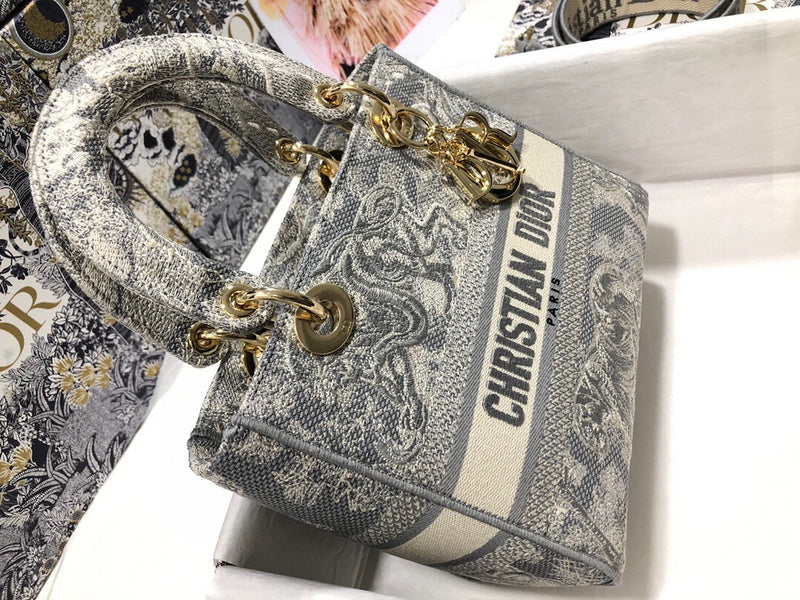 Dragons Bags Detail