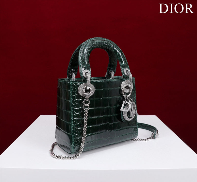 Dragons Bags Detail